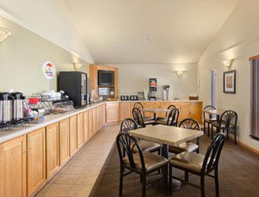 Super 8 By Wyndham Wy Hotel