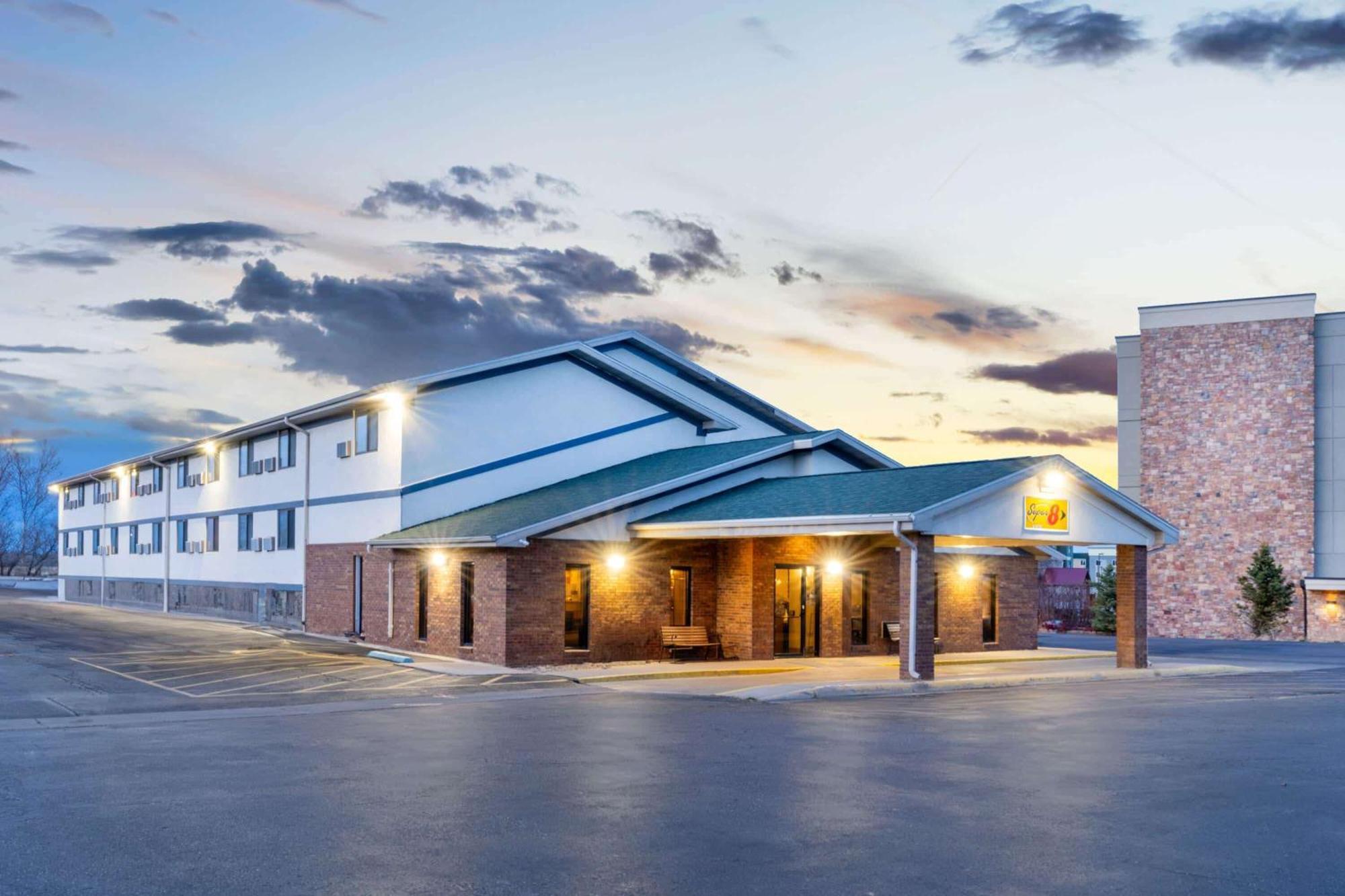 Super 8 By Wyndham Wy Hotel